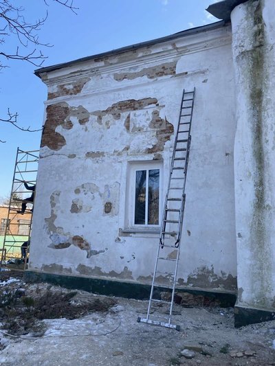 На Вінниччині громада ремонтує Свято-Успенський храм — уже зібрали 100 тисяч На Вінниччині громада ремонтує Свято-Успенський храм — уже зібрали 100 тисяч