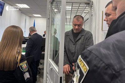 Суд обирає запобіжний захід Дмитру Басову — Тенору, виконавчому директору з безпеки Енергоатому й фігуранту у справі про корупцію в енергетиці. Київ, 12 листопада 2025 року Суд обирає запобіжний захід Дмитру Басову — Тенору, виконавчому директору з безпеки Енергоатому й фігуранту у справі про корупцію в енергетиці. Київ, 12 листопада 2025 року