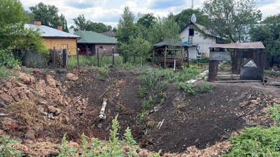 Вирва після першого обстрілу Святогорівка Донецька область 14 серпня 2025 рік Вирва після першого обстрілу Святогорівка Донецька область 14 серпня 2025 рік