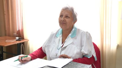 Медсестра гімназії Людмила Сіллє