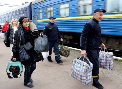 На Житомирщину прибув ще один потяг із евакуйованими жителями Донеччини