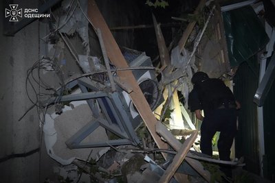 В Одесі пролунали вибухи: внаслідок атаки пошкоджена багатоповерхівка В Одесі пролунали вибухи: внаслідок атаки пошкоджена багатоповерхівка