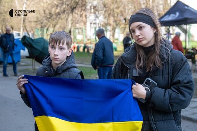 "Ми шукали і до останнього вірили, що він живий": в Одесі попрощалися з 31-річним військовим Ігорем Яциком "Ми шукали і до останнього вірили, що він живий": в Одесі попрощалися з 31-річним військовим Ігорем Яциком
