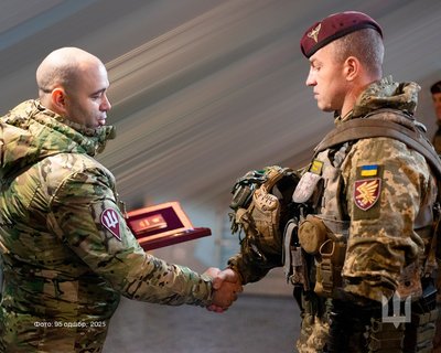 Воїни житомирської 95-ї десантно-штурмової бригади отримали нагороди за мужність і героїзм Воїни житомирської 95-ї десантно-штурмової бригади отримали нагороди за мужність і героїзм