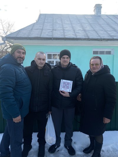 Рідні вперше відвідали в госпіталі бійця з Рівненщини після повернення з полону Рідні вперше відвідали в госпіталі бійця з Рівненщини після повернення з полону