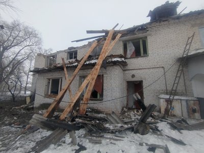 У селі Вовна на Шосткинщині Сумської області війська РФ пошкодили будівлю школи У селі Вовна на Шосткинщині Сумської області війська РФ пошкодили будівлю школи