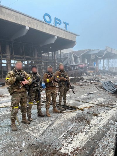 «Нас просто рівняли»: ветеран Михайло Шевченко про бої в оточенні на Херсонщині та життя після служби «Нас просто рівняли»: ветеран Михайло Шевченко про бої в оточенні на Херсонщині та життя після служби