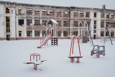Школа №134 у Харкові, яку наприкінці лютого 2022 року захопили російські спецпризначенці, яким вдалося прорватися у Харків, лютий 2025 року Школа №134 у Харкові, яку наприкінці лютого 2022 року захопили російські спецпризначенці, яким вдалося прорватися у Харків, лютий 2025 року