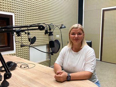 Начальниця Савинської селищної військової адміністрації Оксана Супрун Начальниця Савинської селищної військової адміністрації Оксана Супрун