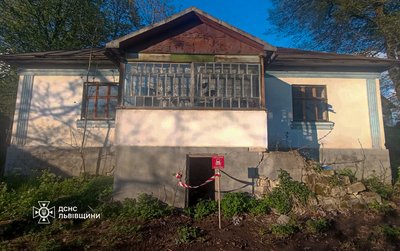 На Львівщині у підвалі будинку виявили предмет, схожий на артилерійський снаряд На Львівщині у підвалі будинку виявили предмет, схожий на артилерійський снаряд