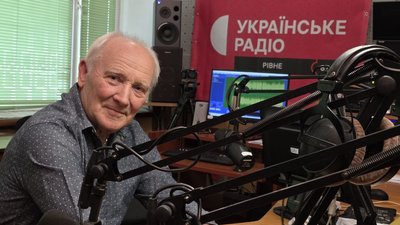 Масова загибель бджіл та холодна весна: чому на Рівненщині суттєво подорожчав мед Масова загибель бджіл та холодна весна: чому на Рівненщині суттєво подорожчав мед