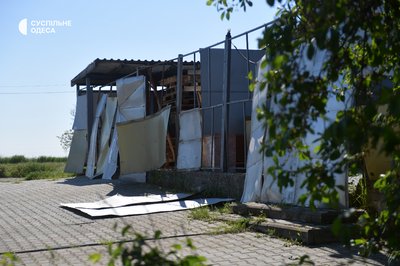 "Я не розуміла чи завалило дім з боку, де спала моя дитина": жителі Одещини про наслідки нічного удару РФ 15 травня "Я не розуміла чи завалило дім з боку, де спала моя дитина": жителі Одещини про наслідки нічного удару РФ 15 травня