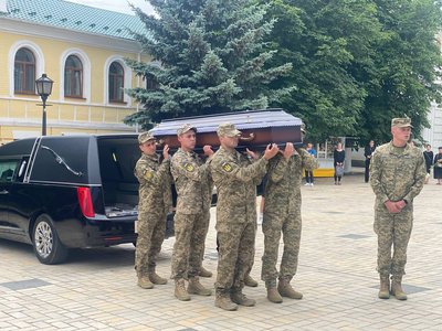 Kıyivde asker "Yalta" Şura Râzantsevanen vedalaşalar Kıyivde asker "Yalta" Şura Râzantsevanen vedalaşalar