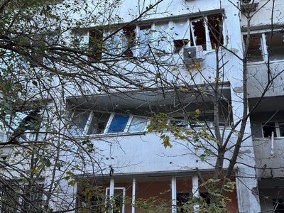 Нічна атака БпЛА на Одесу: пошкоджені багатоповерхівки, травмована одна людина Нічна атака БпЛА на Одесу: пошкоджені багатоповерхівки, травмована одна людина