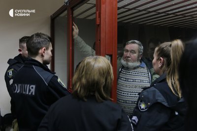 Колишній командир 415-го батальйону Ілля Лапін в Печерському суді Києва 19 березня 2025 року Колишній командир 415-го батальйону Ілля Лапін в Печерському суді Києва 19 березня 2025 року