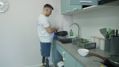 У Вінниці ветерани та цивільні з ампутаціями вчаться жити самостійно з біонічними протезами У Вінниці ветерани та цивільні з ампутаціями вчаться жити самостійно з біонічними протезами