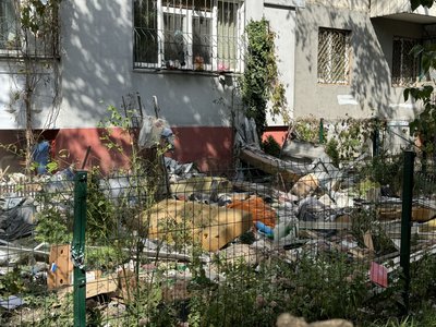 Херсон, обстріли, вересень 2024, багатоповерхівка, речі Херсон, обстріли, вересень 2024, багатоповерхівка, речі