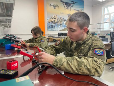 Центр "Оператор дистанційно керованих апаратів", відкрили центр, навчають керувати дронами, Збараж, Тернопільщина, січень 2025