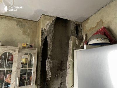будинок, у який влучив дрон в Одесі будинок, у який влучив дрон в Одесі