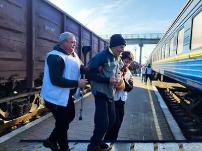 "Лікарі без кордонів" евакуювали з Херсонщини понад 340 людей "Лікарі без кордонів" евакуювали з Херсонщини понад 340 людей