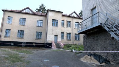 Корпус дитсадка №13 у Вінниці закрили через аварійний стан після обстрілу РФ: що кажуть батьки та міська влада Корпус дитсадка №13 у Вінниці закрили через аварійний стан після обстрілу РФ: що кажуть батьки та міська влада
