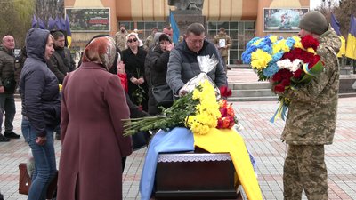 З добровольцем Максимом Барановським попрощались у РІвному З добровольцем Максимом Барановським попрощались у РІвному