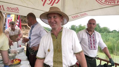 Учасники фестивалю борщу