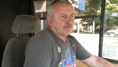 "Зворушило, що люди долучались": що кажуть водії та люди про зупинку транспорту у хвилину мовчання "Зворушило, що люди долучались": що кажуть водії та люди про зупинку транспорту у хвилину мовчання