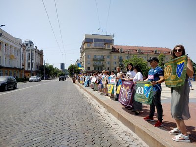 У Кропивницькому влаштували автопробіг на підтримку полонених маріупольського гарнізону У Кропивницькому влаштували автопробіг на підтримку полонених маріупольського гарнізону