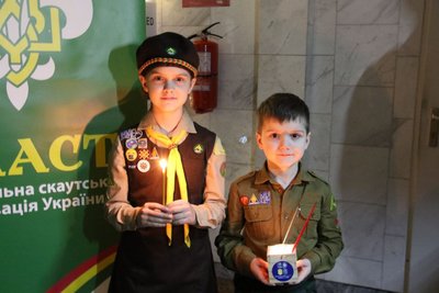 До Житомира прибув Вифлеємський вогонь миру До Житомира прибув Вифлеємський вогонь миру