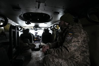 Як працюють на бронемашині "Козак" воїни 80-ї ОДШБр на Сумщині