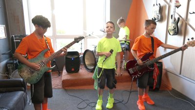 "Хочу стати як Metallica або Rammstein": історія рівненського рок-гурту "Metal boys» "Хочу стати як Metallica або Rammstein": історія рівненського рок-гурту "Metal boys»