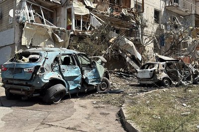 Цього року на 60% більше пошкоджених будинків, ніж торік: як відновлюється Печерський район після атак РФ Цього року на 60% більше пошкоджених будинків, ніж торік: як відновлюється Печерський район після атак РФ