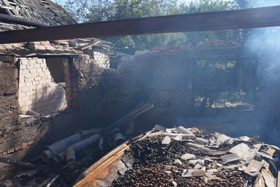 "Він вийшов подивитись, а тут пряме влучання в гараж і все": що розповіли очевидці чергового обстрілу Херсона "Він вийшов подивитись, а тут пряме влучання в гараж і все": що розповіли очевидці чергового обстрілу Херсона