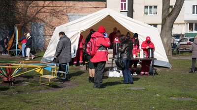 війна хмельницький, обстріл Хмельницького 22 березня, розбір завалів Хмельницький, волонтери Хмельницький