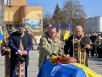 Із добровольцем Олександром Манькевичем попрощались у Рівному Із добровольцем Олександром Манькевичем попрощались у Рівному