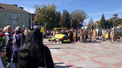 Із старшим лейтенантом Романом Орешняком попрощались у Рівному Із старшим лейтенантом Романом Орешняком попрощались у Рівному
