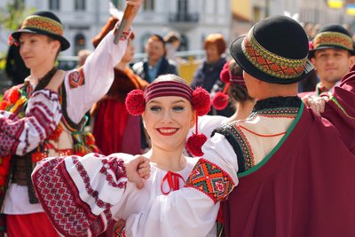 В Ужгороді відкрили міжнародний фестиваль "Інтерлялька" В Ужгороді відкрили міжнародний фестиваль "Інтерлялька"