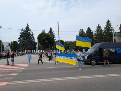 Повернення з полону: на Вінниччині зустріли захисника Дмитра Колісника Повернення з полону: на Вінниччині зустріли захисника Дмитра Колісника