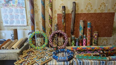 З борщівника — музичні інструменти: п'ять різновидів дощовиць виготовляє ветеринарка з Луцька З борщівника — музичні інструменти: п'ять різновидів дощовиць виготовляє ветеринарка з Луцька