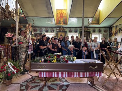"Він гордість для села". У Сумах поховали військовослужбовця Олександра Конопленка "Він гордість для села". У Сумах поховали військовослужбовця Олександра Конопленка