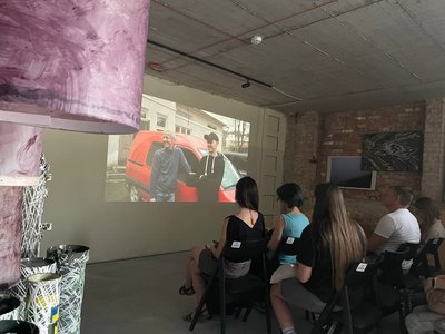 "Бабин. Бахмут. І далі — на Гуляйполе". Франківцям показали про волонтерські поїздки на фронт "Бабин. Бахмут. І далі — на Гуляйполе". Франківцям показали про волонтерські поїздки на фронт