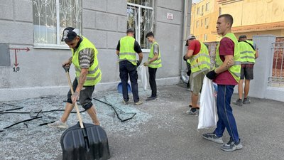 Близько 15:15 російські війська поцілили по території спортивного комплексу Харківського політехнічного університету 11 Близько 15:15 російські війська поцілили по території спортивного комплексу Харківського політехнічного університету 11