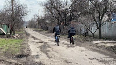 “Час давно виїжджати”. У Слов’янську з небезпечних районів евакуюють родини з дітьми “Час давно виїжджати”. У Слов’янську з небезпечних районів евакуюють родини з дітьми