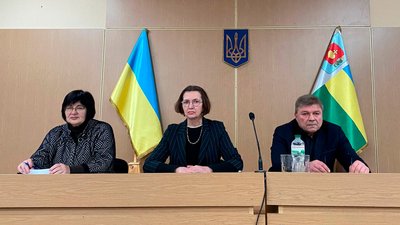 Президент відзначив державними нагородами та почесними званнями 10 жителів Чернігівщини Президент відзначив державними нагородами та почесними званнями 10 жителів Чернігівщини