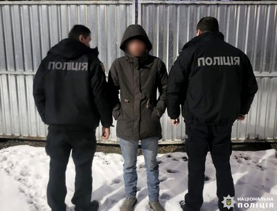 Хотів легко збагатитися: житель Рівненщини ймовірно викрадав та продав гільзи з могил військових Хотів легко збагатитися: житель Рівненщини ймовірно викрадав та продав гільзи з могил військових