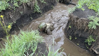 Морпіх маскується під багнюку Морпіх маскується під багнюку