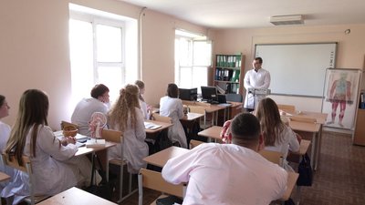 Переїжджає з Кропивницького чи залишається в місті: що про майбутнє Донецького медуніверситету кажуть в ОВА і виші Переїжджає з Кропивницького чи залишається в місті: що про майбутнє Донецького медуніверситету кажуть в ОВА і виші