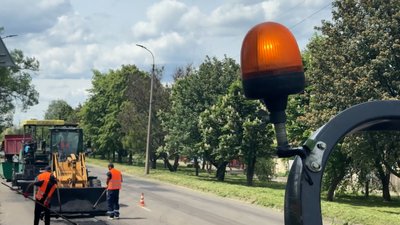 "Побачимо, на скільки його вистачить": у Прилуках почали ямковий ремонт доріг з асфальтовим покриттям "Побачимо, на скільки його вистачить": у Прилуках почали ямковий ремонт доріг з асфальтовим покриттям