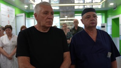 Херсон, хвилина мовчання, лікарі, медики, медицина, лікарня, пам'ять Херсон, хвилина мовчання, лікарі, медики, медицина, лікарня, пам'ять